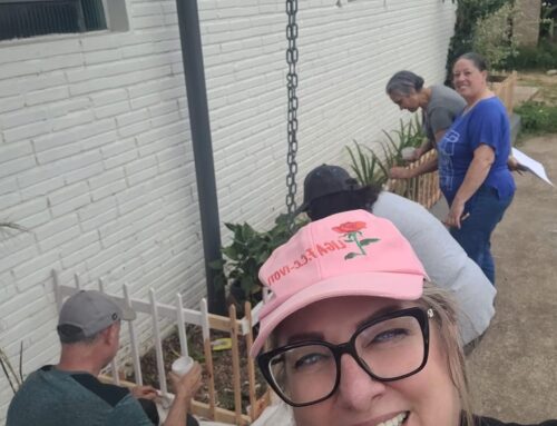 Décimo sétimo encontro da Oficina Pequenos Reparos Domésticos focou-se em trabalhos manuais na floreira da Iluminar.